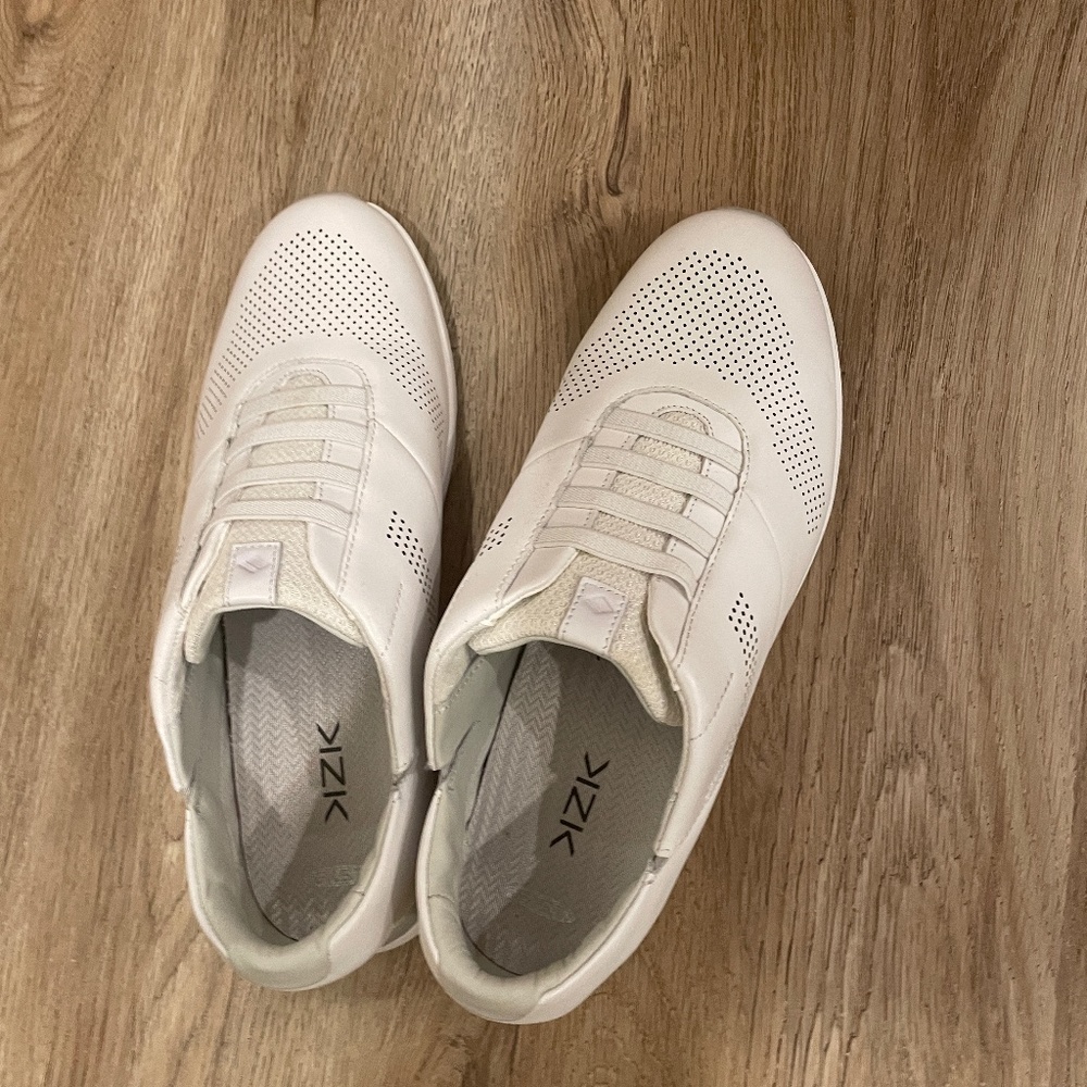 Kizik Atlanta White Leather Sneakers women's size 9-1/2